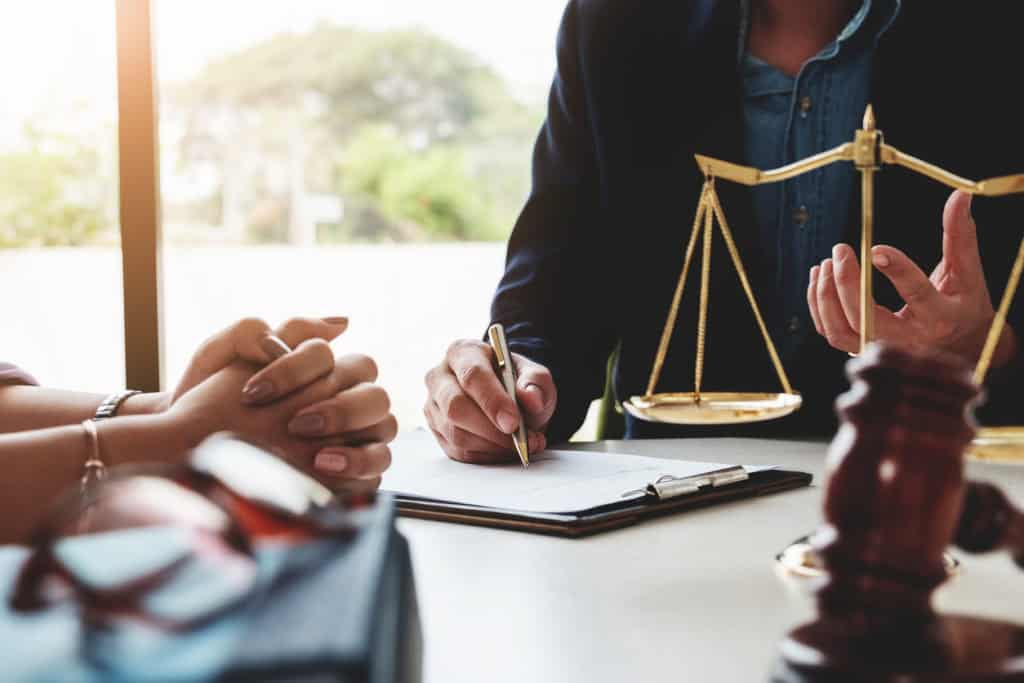 Court Applications vs. Mediation: A Less Stressful Path with EH Mediation Hemel Hempstead